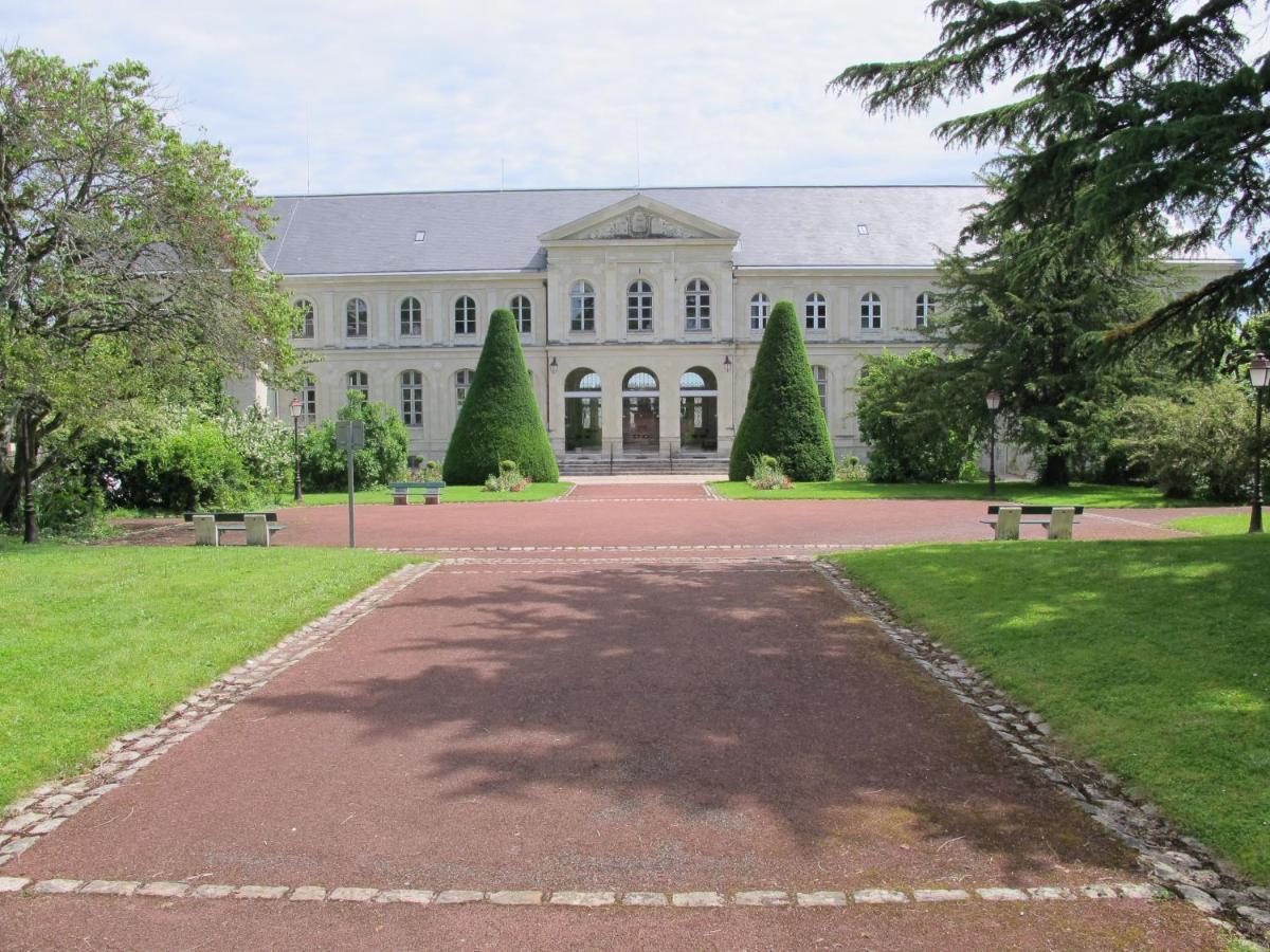 Petit Havre De Tranquillite Apartman Loudun Kültér fotó